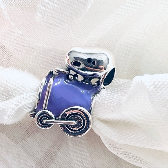🐾 NWOT Snoopy Charm ✨ - Picture 1 of 12